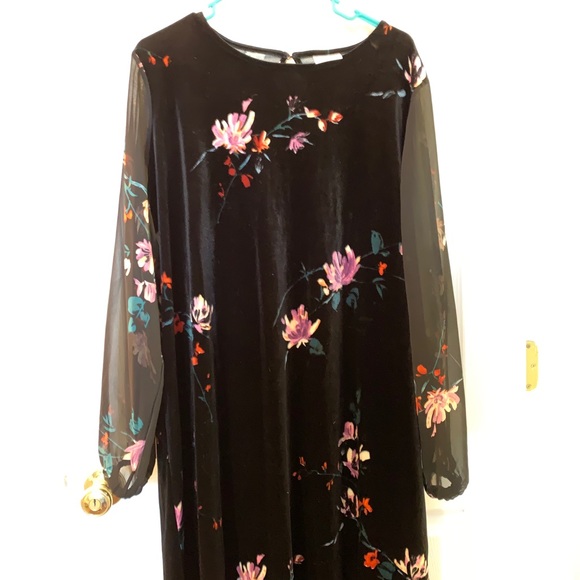 Ava & Viv Dresses & Skirts - Ava & Viv Faux Velvet Dress